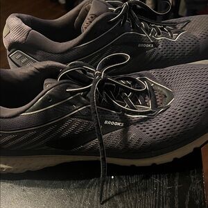 Brooks Men's Dark Gray and Black Athletic Shoes